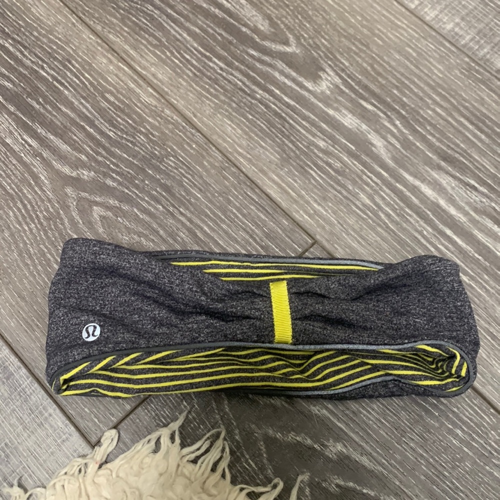 Lululemon headband reversible